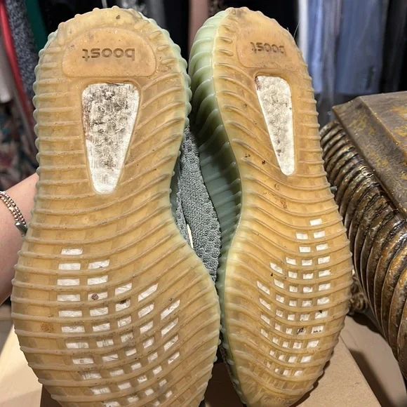 YEEZY BOOST 350 Sneakers - Picture 5 of 6